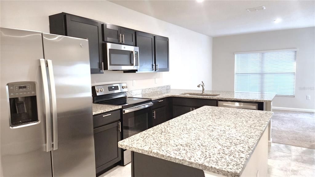 出租: $1,875 (3 贝兹, 2 浴室, 1413 平方英尺)