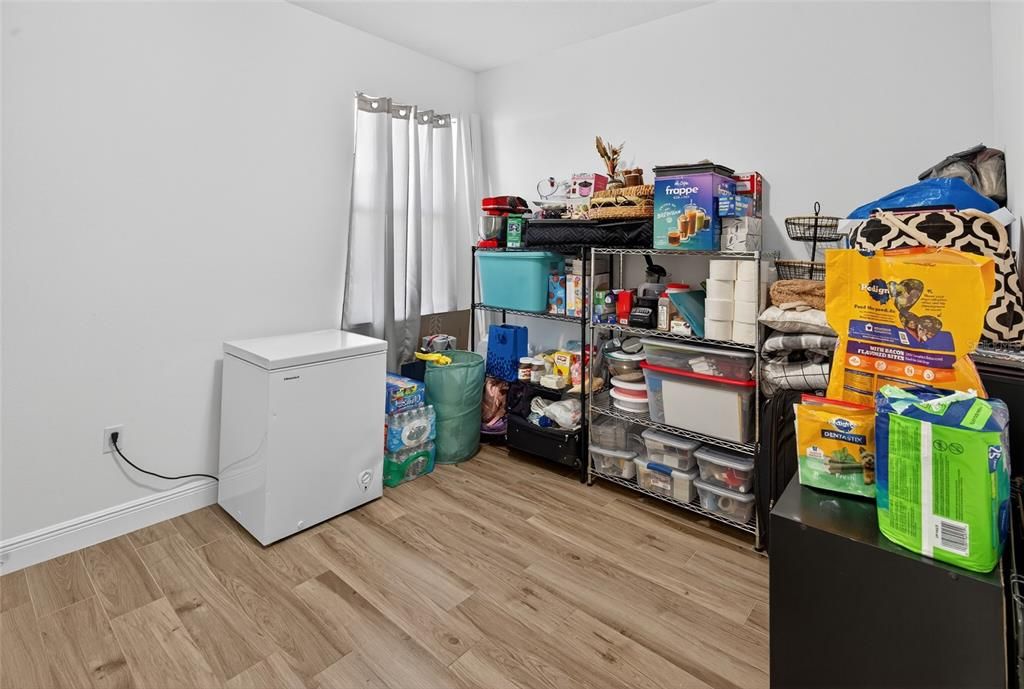 En Venta: $295,000 (4 camas, 2 baños, 1445 Pies cuadrados)