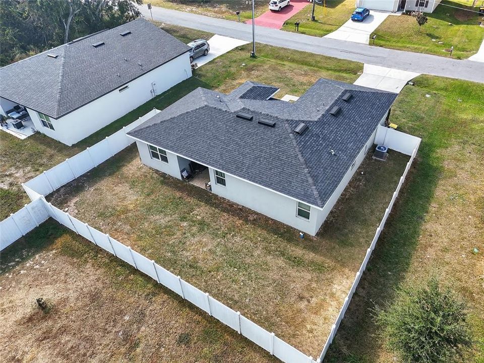 En Venta: $295,000 (4 camas, 2 baños, 1445 Pies cuadrados)