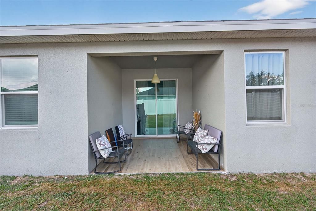 En Venta: $295,000 (4 camas, 2 baños, 1445 Pies cuadrados)