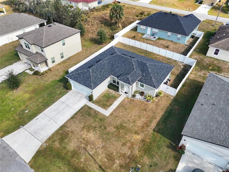 En Venta: $295,000 (4 camas, 2 baños, 1445 Pies cuadrados)