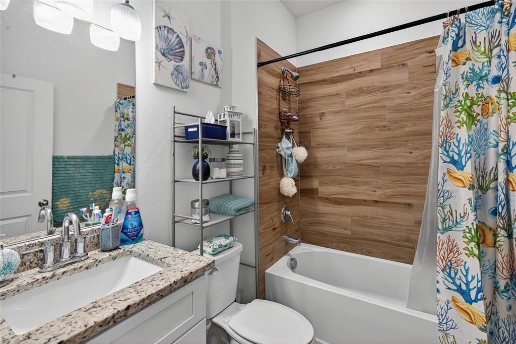 En Venta: $295,000 (4 camas, 2 baños, 1445 Pies cuadrados)