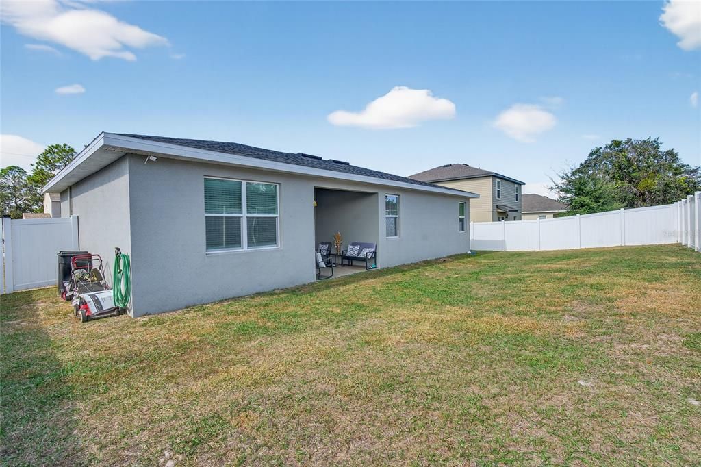 En Venta: $295,000 (4 camas, 2 baños, 1445 Pies cuadrados)