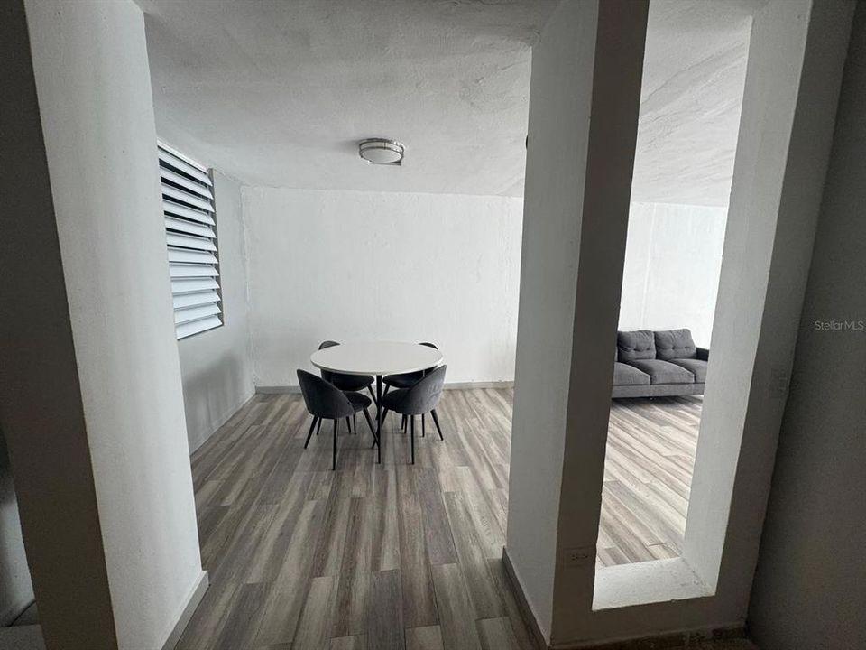 На продажу: $250,000 (3 спален, 1 ванн, 9409 Квадратных фут)