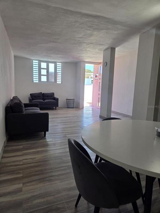 На продажу: $250,000 (3 спален, 1 ванн, 9409 Квадратных фут)