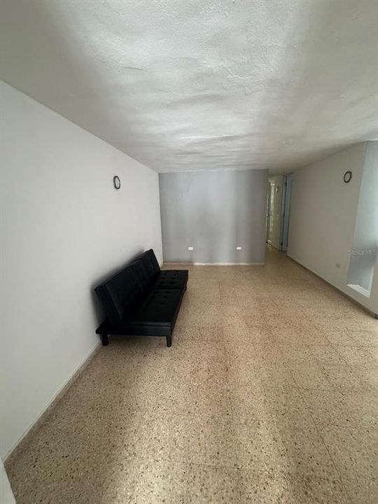 На продажу: $250,000 (3 спален, 1 ванн, 9409 Квадратных фут)