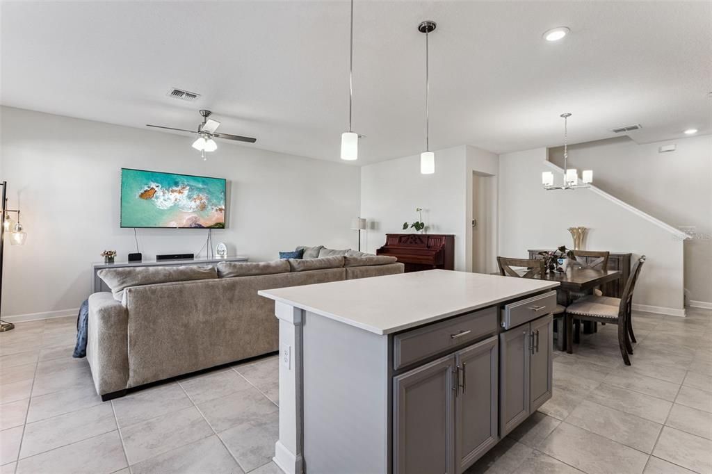 For Sale: $350,000 (3 beds, 2 baths, 1859 Square Feet)