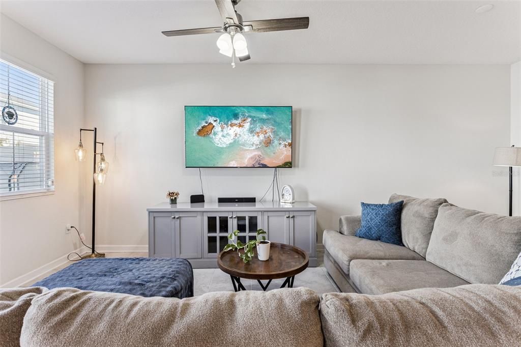 For Sale: $350,000 (3 beds, 2 baths, 1859 Square Feet)