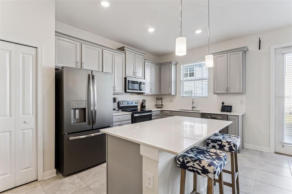 For Sale: $350,000 (3 beds, 2 baths, 1859 Square Feet)