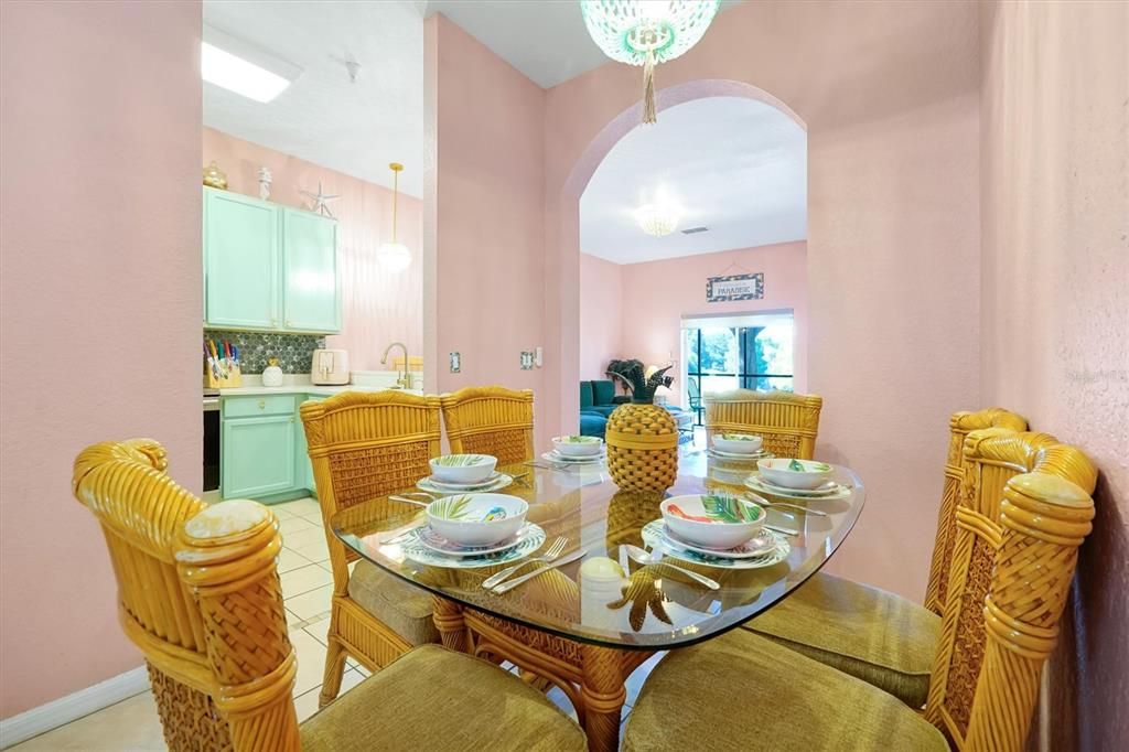 На продажу: $264,900 (3 спален, 2 ванн, 1227 Квадратных фут)