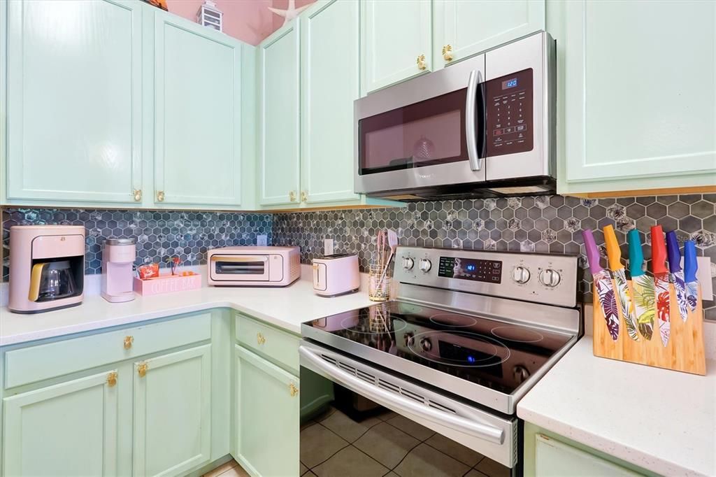 На продажу: $264,900 (3 спален, 2 ванн, 1227 Квадратных фут)