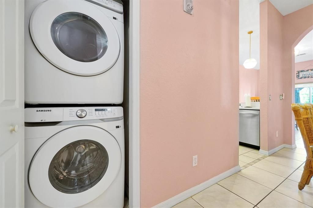 На продажу: $264,900 (3 спален, 2 ванн, 1227 Квадратных фут)