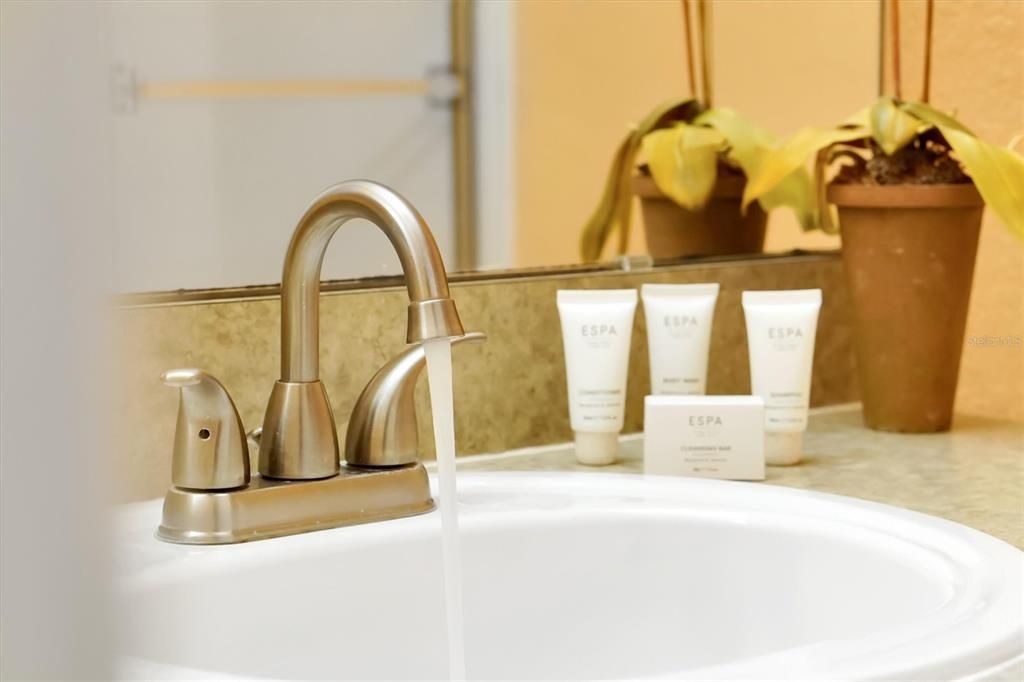 На продажу: $264,900 (3 спален, 2 ванн, 1227 Квадратных фут)