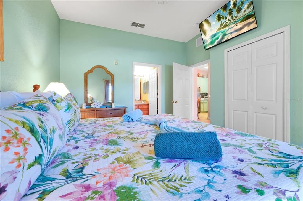 На продажу: $264,900 (3 спален, 2 ванн, 1227 Квадратных фут)