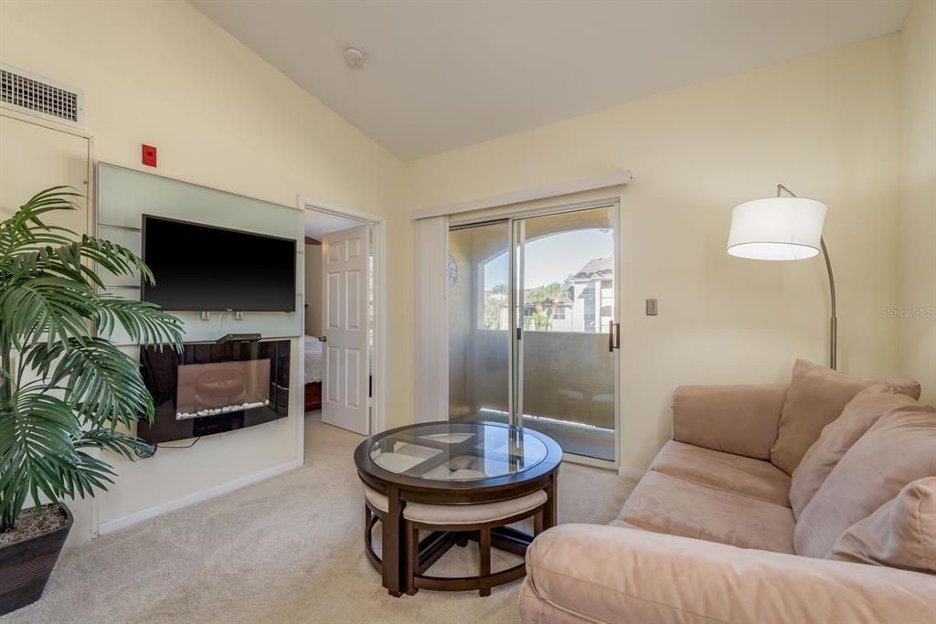 待售: $205,000 (1 贝兹, 1 浴室, 485 平方英尺)