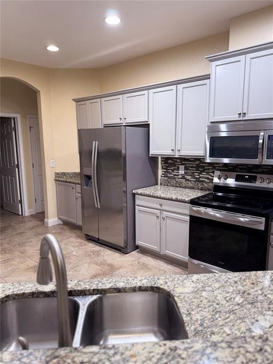 На продажу: $470,900 (4 спален, 3 ванн, 2509 Квадратных фут)