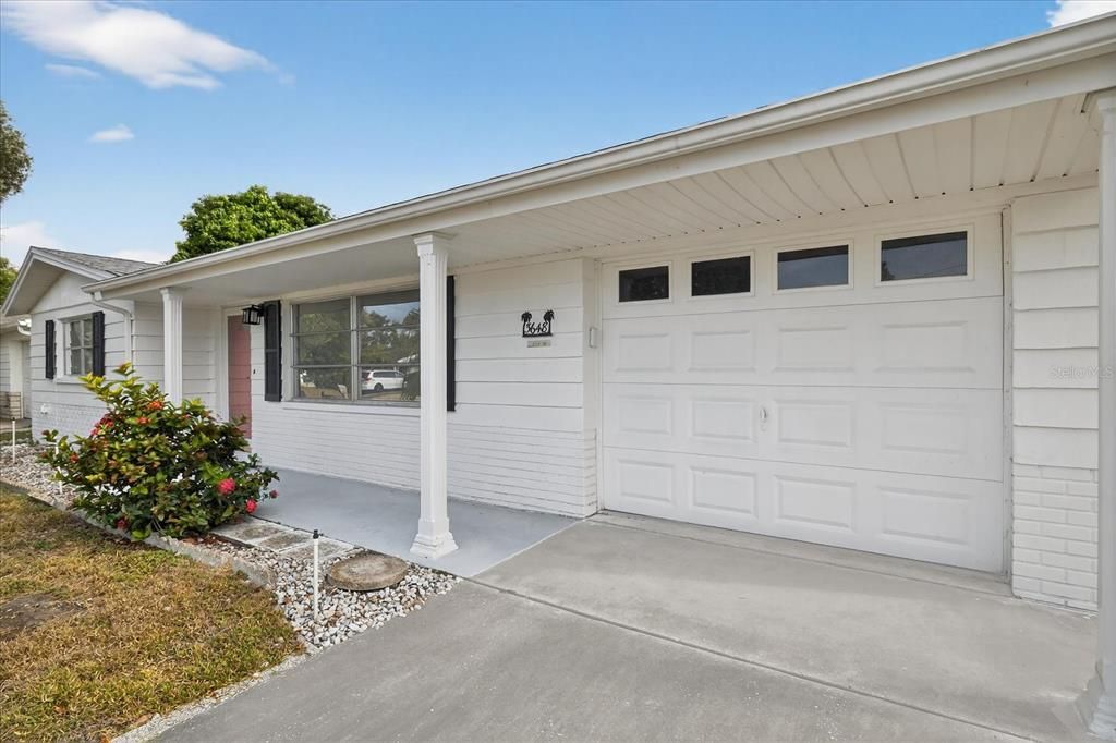 For Sale: $220,000 (2 beds, 2 baths, 1132 Square Feet)