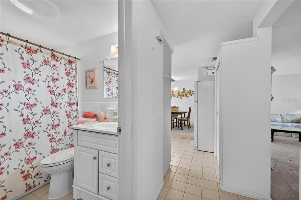 For Sale: $220,000 (2 beds, 2 baths, 1132 Square Feet)