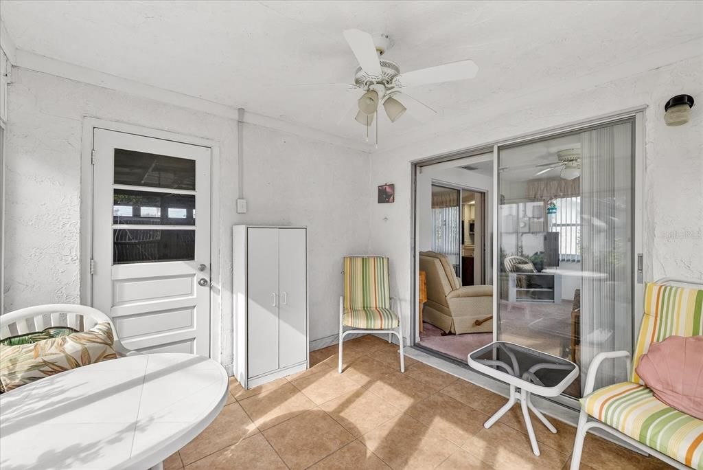 For Sale: $220,000 (2 beds, 2 baths, 1132 Square Feet)