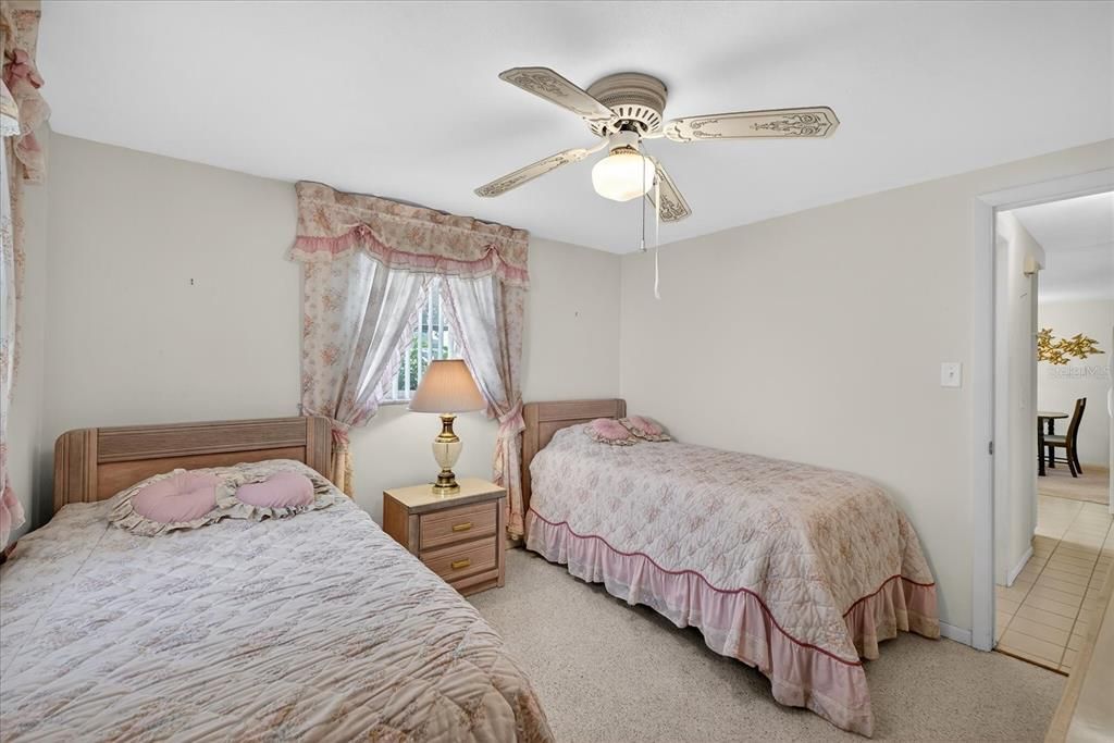 For Sale: $220,000 (2 beds, 2 baths, 1132 Square Feet)