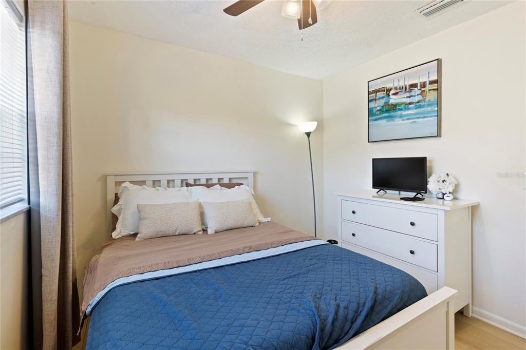 На продажу: $649,000 (5 спален, 3 ванн, 2422 Квадратных фут)