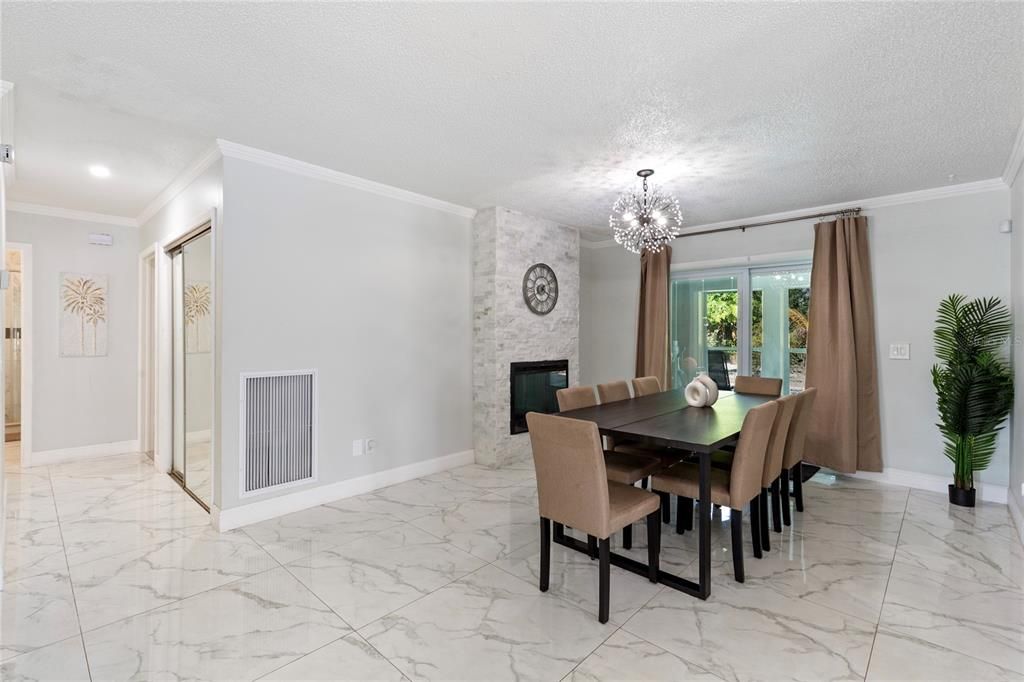 На продажу: $649,000 (5 спален, 3 ванн, 2422 Квадратных фут)