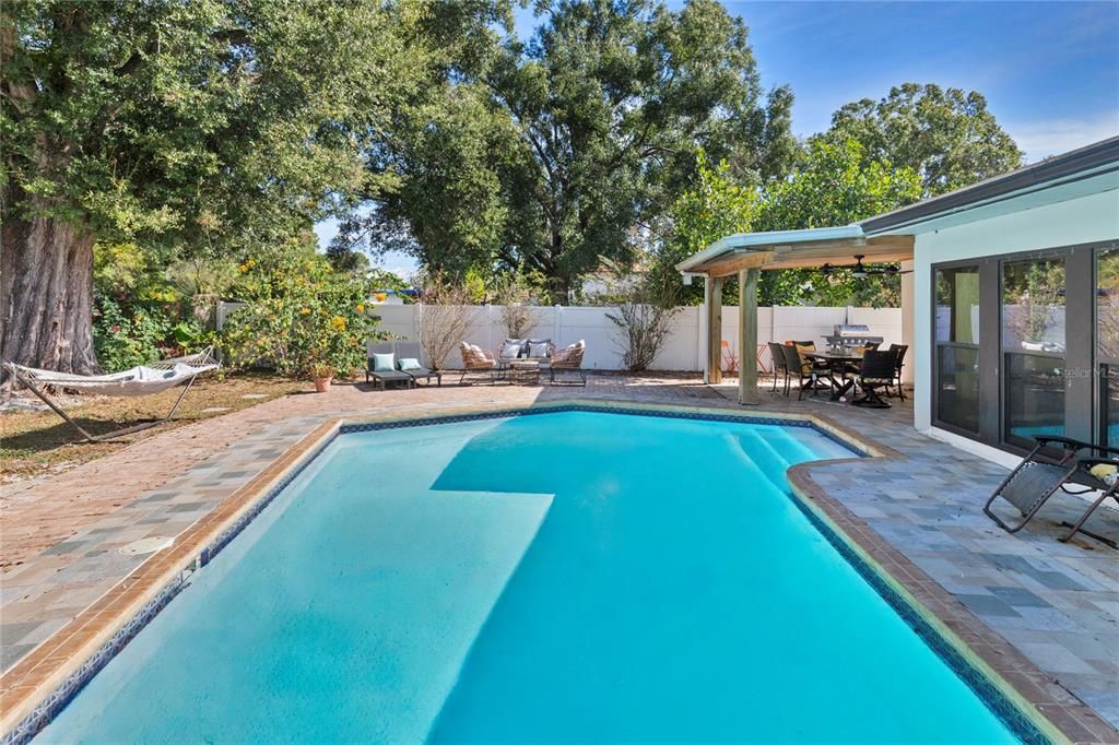 На продажу: $649,000 (5 спален, 3 ванн, 2422 Квадратных фут)