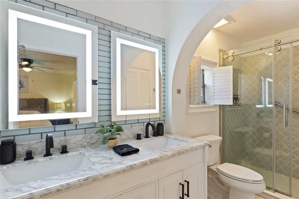 На продажу: $649,000 (5 спален, 3 ванн, 2422 Квадратных фут)