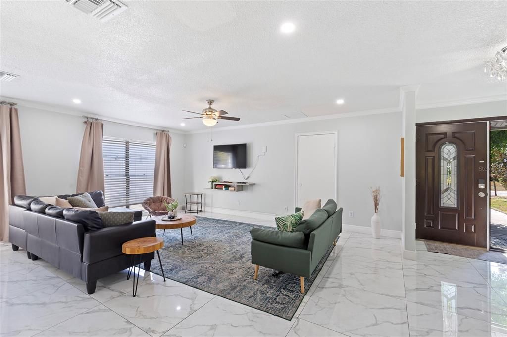 На продажу: $649,000 (5 спален, 3 ванн, 2422 Квадратных фут)