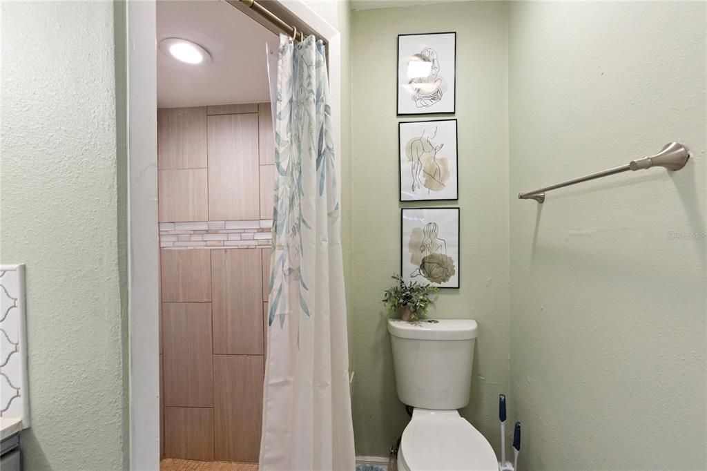 На продажу: $649,000 (5 спален, 3 ванн, 2422 Квадратных фут)