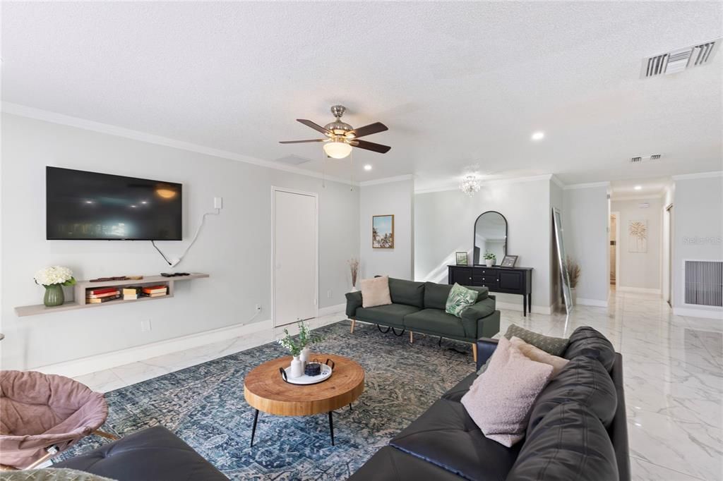 На продажу: $649,000 (5 спален, 3 ванн, 2422 Квадратных фут)