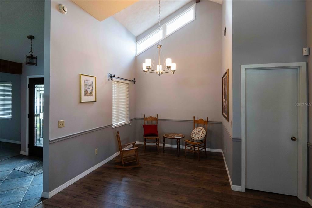 待售: $699,000 (2 贝兹, 2 浴室, 1973 平方英尺)