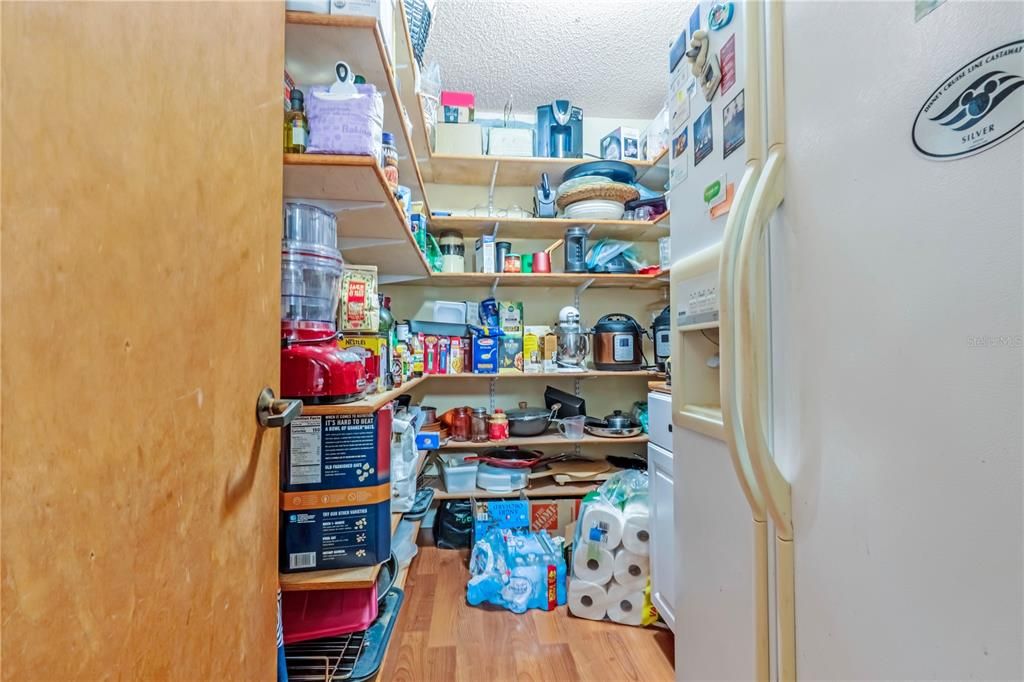 待售: $699,000 (2 贝兹, 2 浴室, 1973 平方英尺)