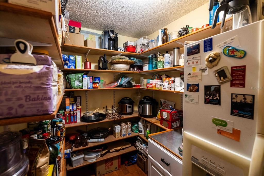 待售: $699,000 (2 贝兹, 2 浴室, 1973 平方英尺)