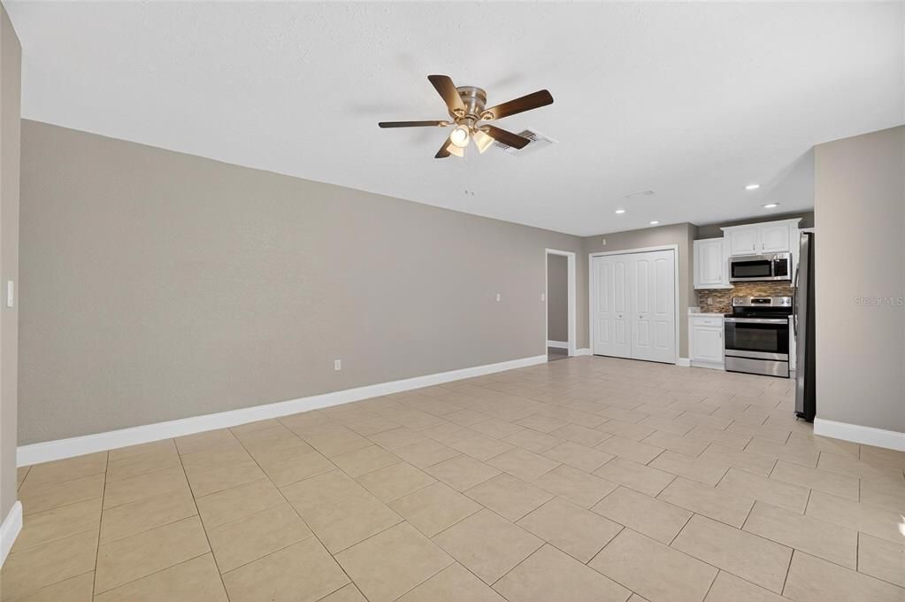 待售: $475,000 (4 贝兹, 3 浴室, 2078 平方英尺)