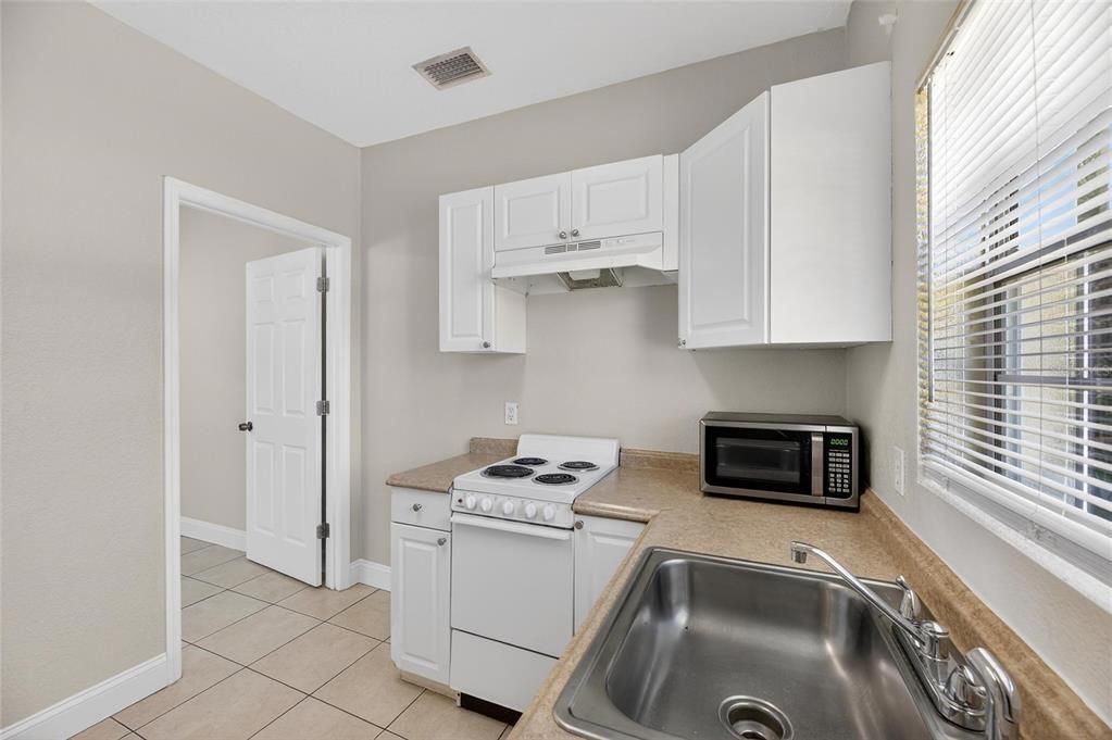 待售: $475,000 (4 贝兹, 3 浴室, 2078 平方英尺)