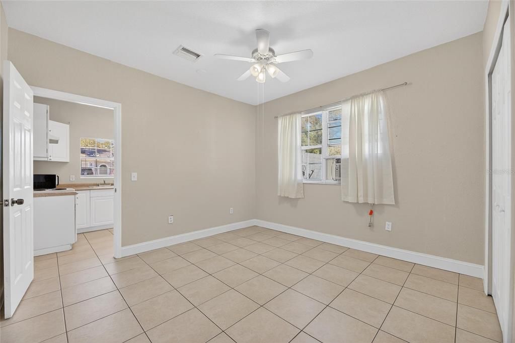 待售: $475,000 (4 贝兹, 3 浴室, 2078 平方英尺)