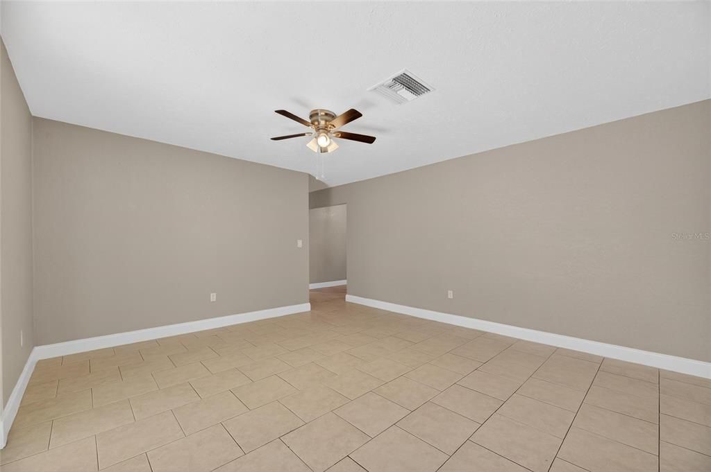 待售: $475,000 (4 贝兹, 3 浴室, 2078 平方英尺)