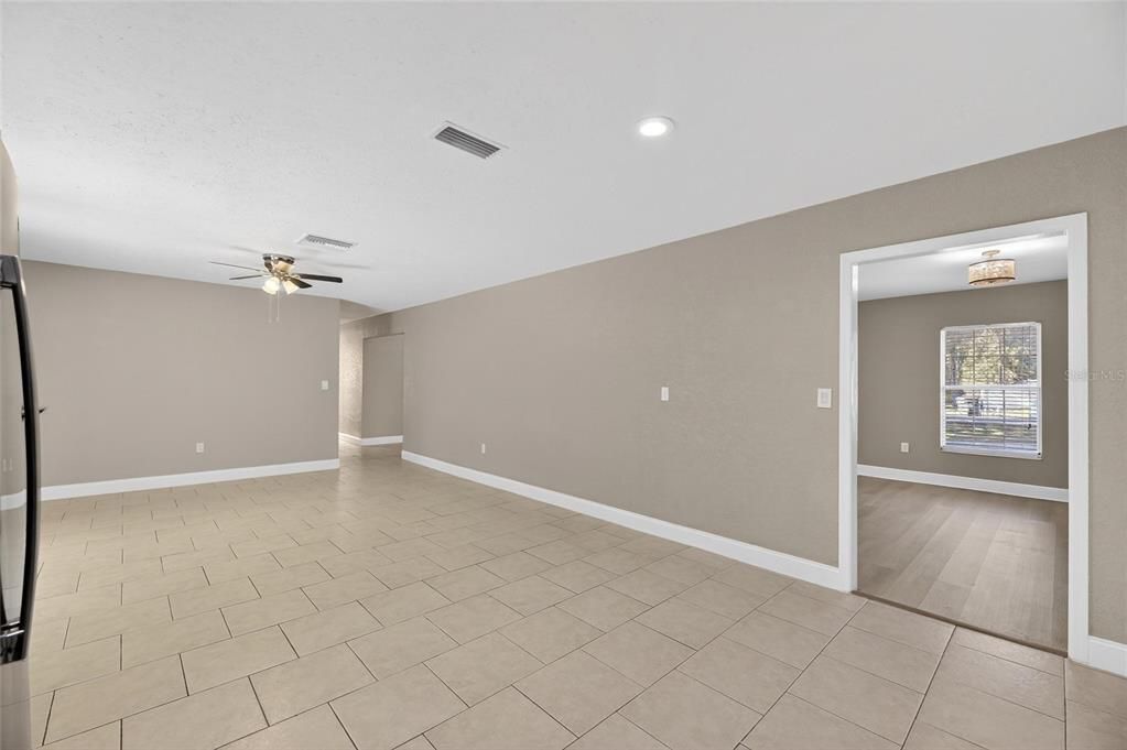 待售: $475,000 (4 贝兹, 3 浴室, 2078 平方英尺)