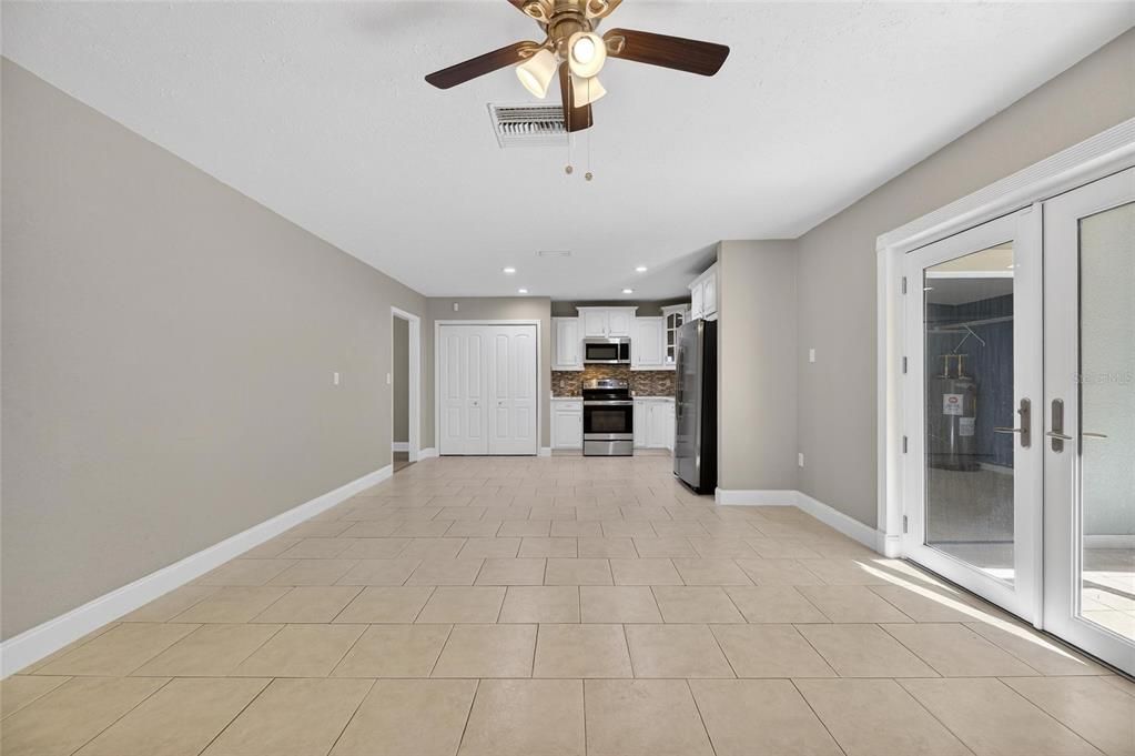 待售: $475,000 (4 贝兹, 3 浴室, 2078 平方英尺)