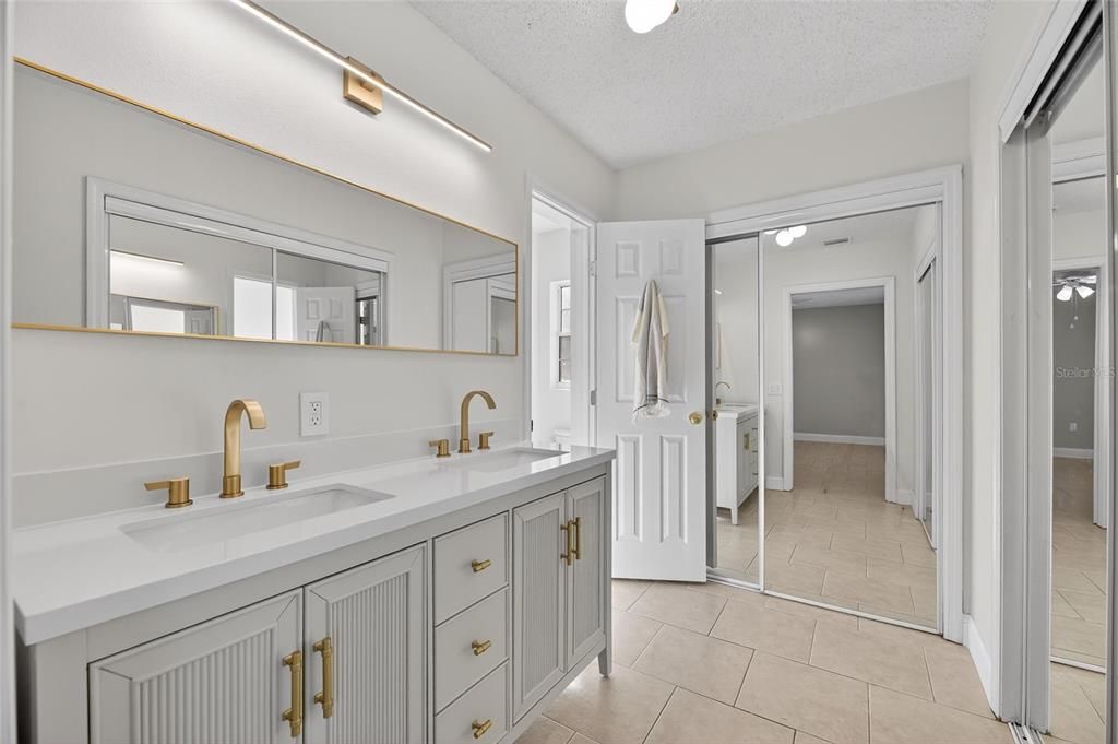 待售: $475,000 (4 贝兹, 3 浴室, 2078 平方英尺)