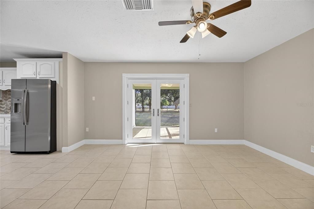 待售: $475,000 (4 贝兹, 3 浴室, 2078 平方英尺)