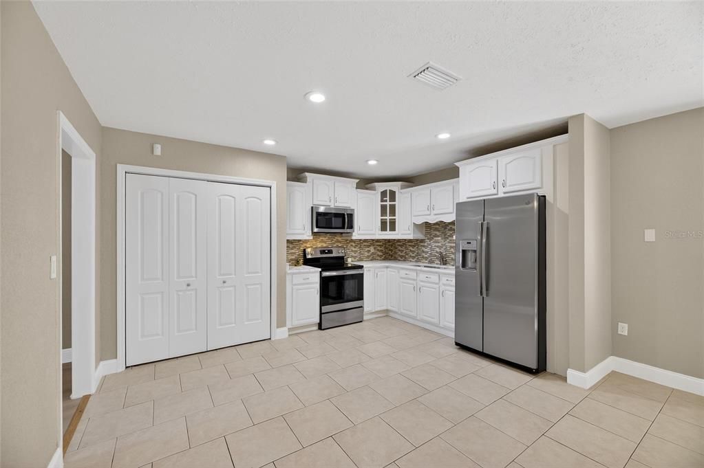 待售: $475,000 (4 贝兹, 3 浴室, 2078 平方英尺)