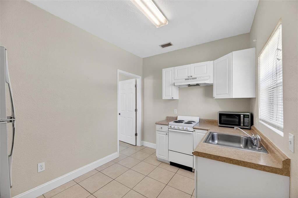 待售: $475,000 (4 贝兹, 3 浴室, 2078 平方英尺)