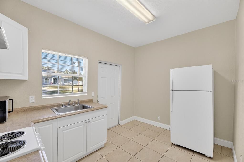 待售: $475,000 (4 贝兹, 3 浴室, 2078 平方英尺)