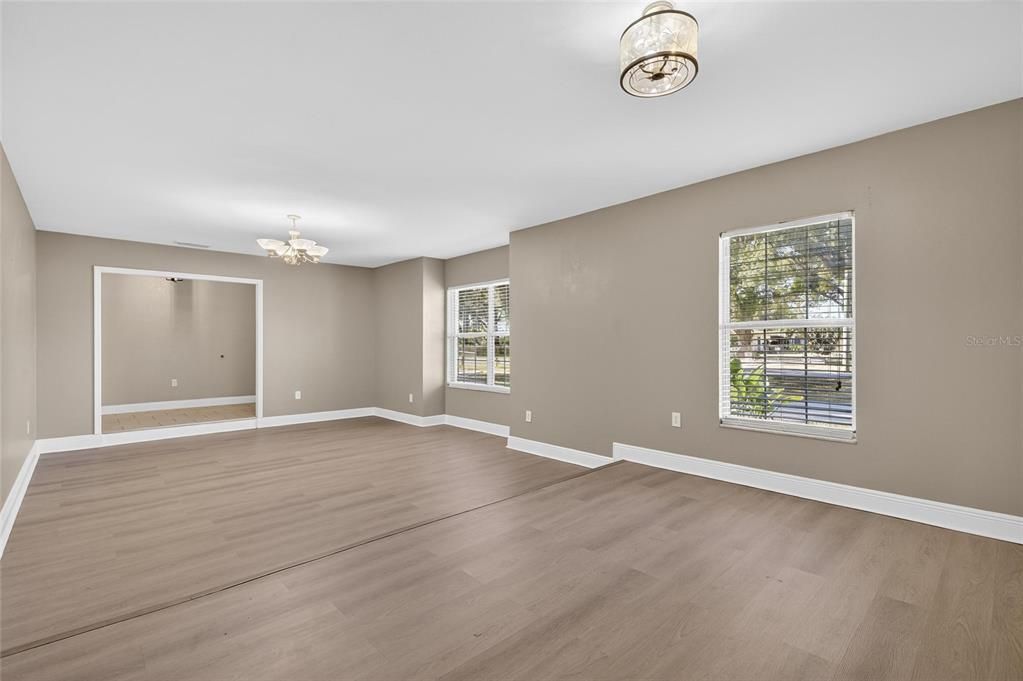 待售: $475,000 (4 贝兹, 3 浴室, 2078 平方英尺)