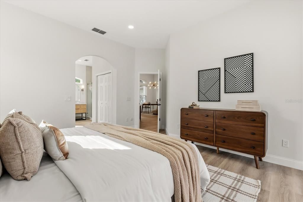 Activo con contrato: $757,000 (4 camas, 2 baños, 2258 Pies cuadrados)