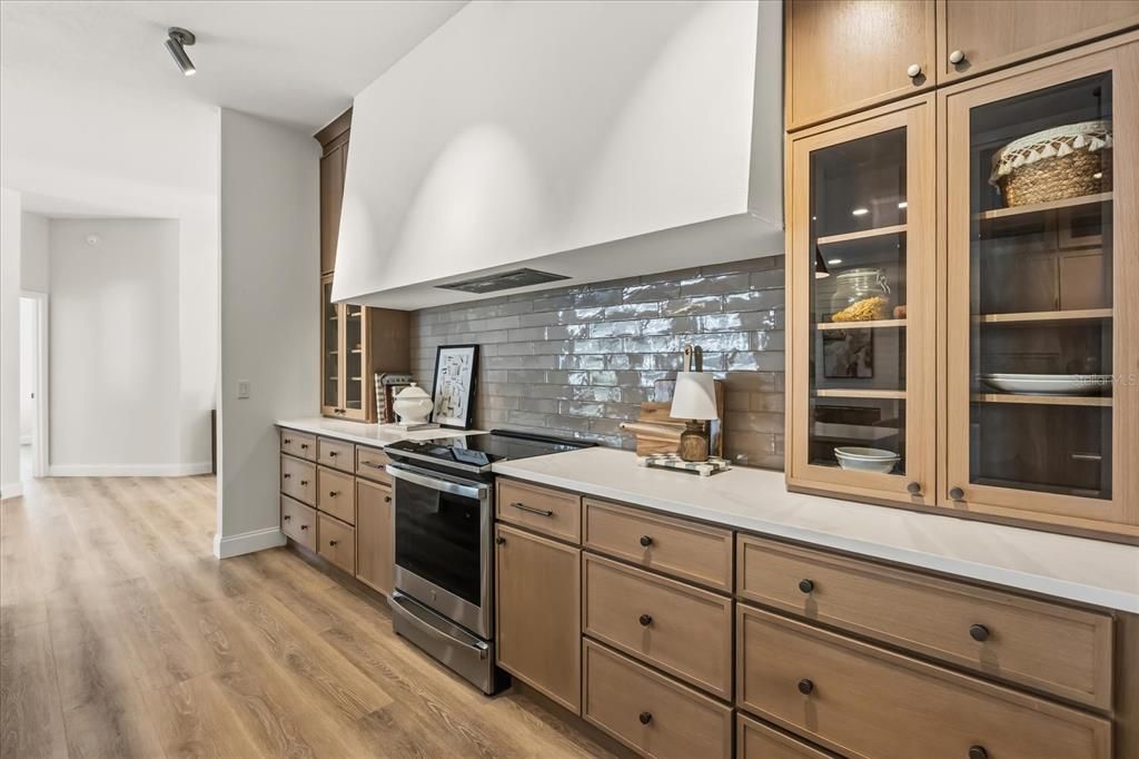 Activo con contrato: $757,000 (4 camas, 2 baños, 2258 Pies cuadrados)