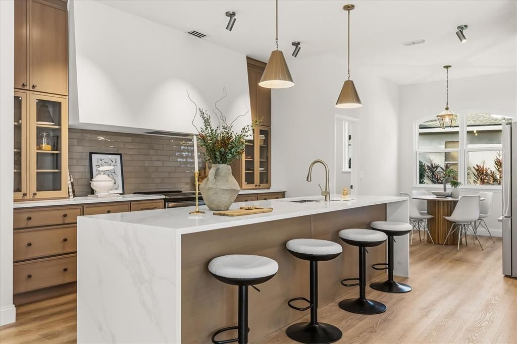 Activo con contrato: $757,000 (4 camas, 2 baños, 2258 Pies cuadrados)