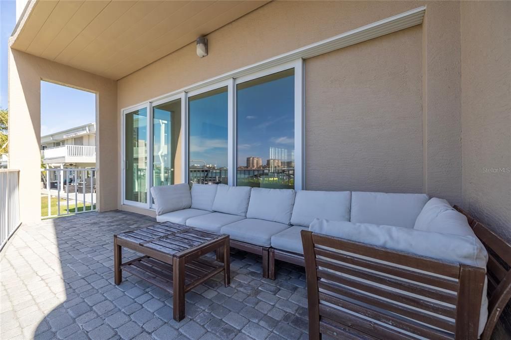 For Sale: $1,900,000 (3 beds, 3 baths, 3098 Square Feet)